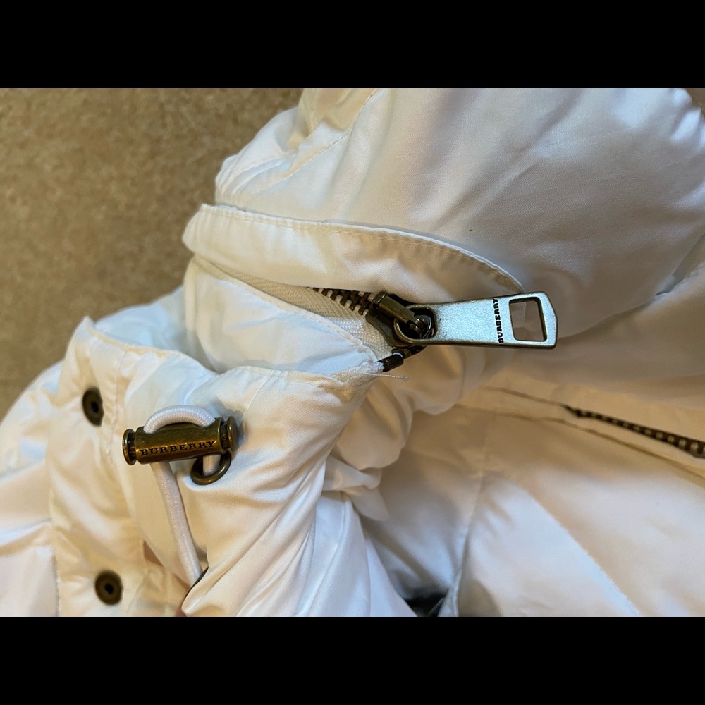 White Burberry down jacket - Picture 3 of 11